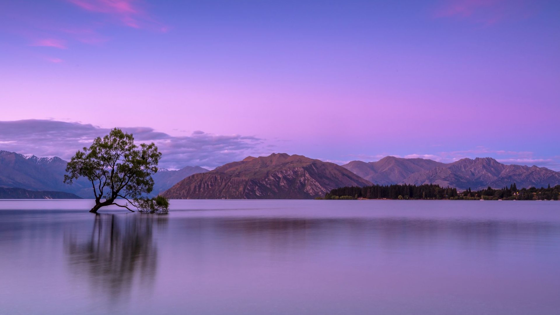 Dusk over a Central Otago lake near Queenstown
